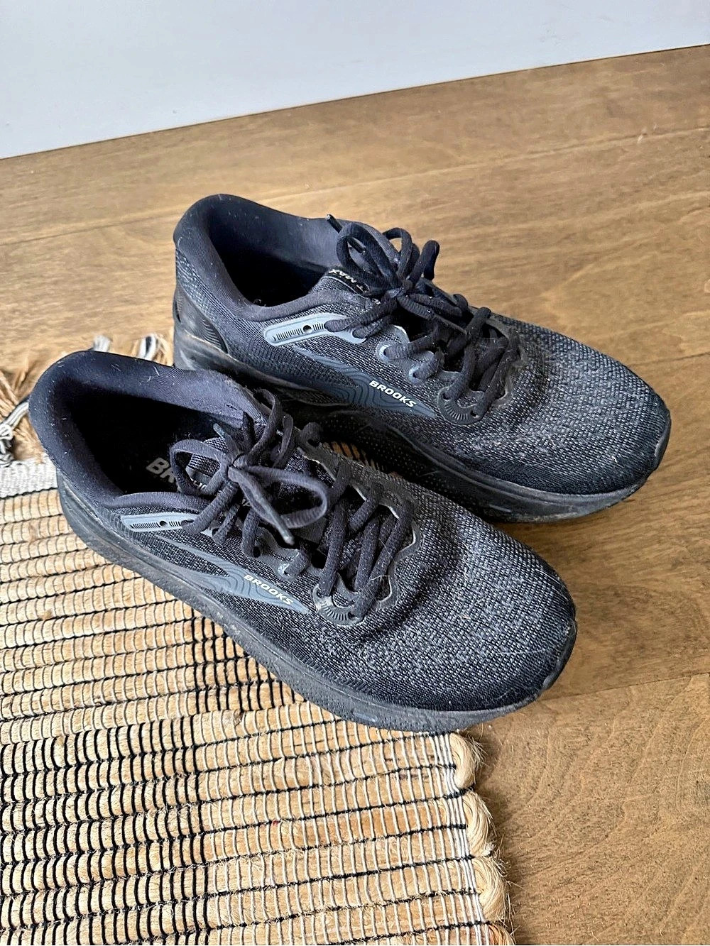 Brooks Ghost Max Women's Black Shoes